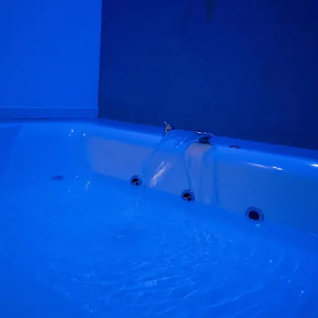 Four Luxury Suite-2