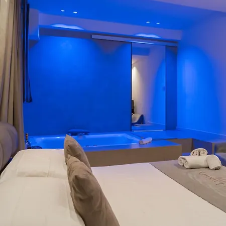 Four Luxury Suite-3